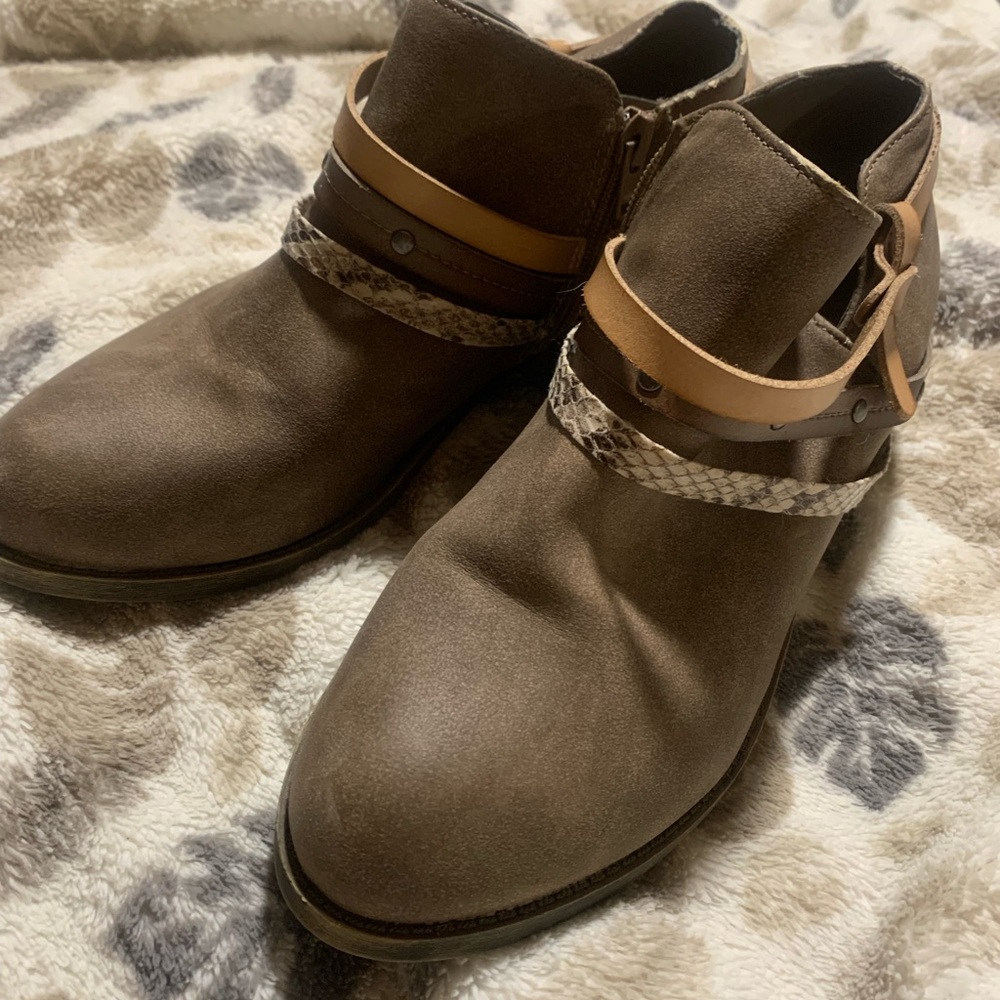 $5.00🔥Beige light brown shoes